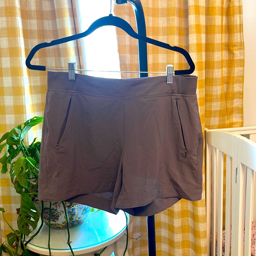 Callia Athletic Shorts Elastic Waist Women Size Medium M Carrie Underwood Brand